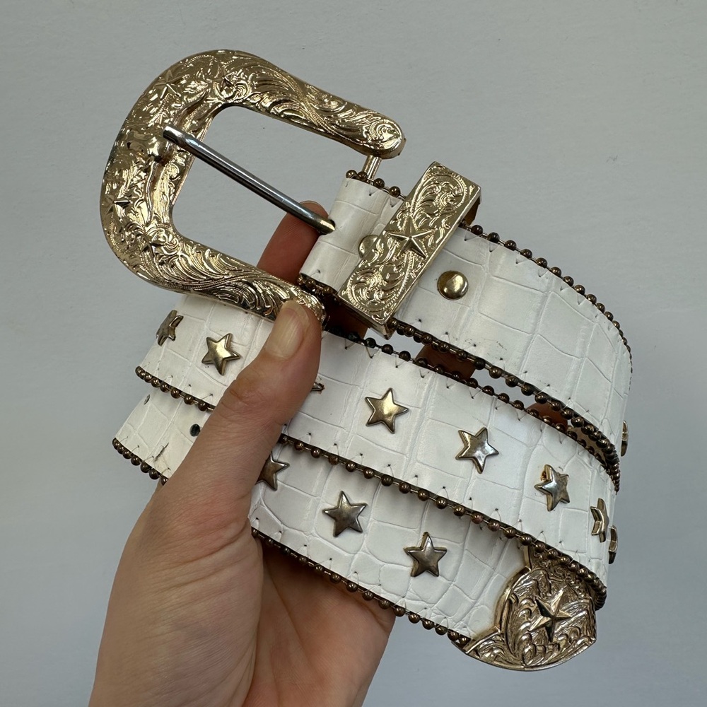 Vintage White Leather Croc Embossed Star Studded Western Belt Size M